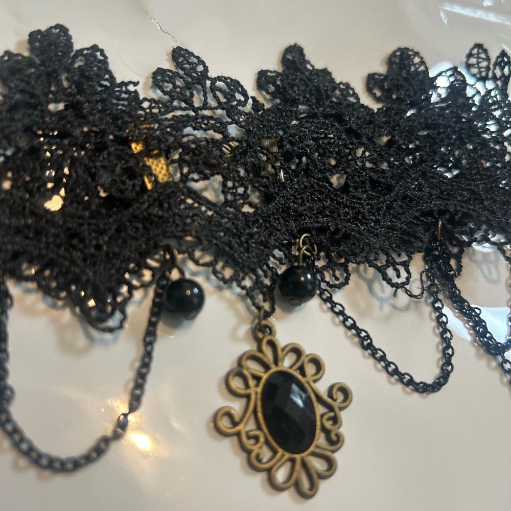 Gothic Lace Choker Necklace with Pendant